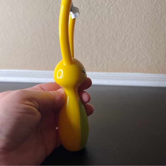 Vintage Boston Warehouse Bunny Rabbit vegetable Peeler, Sunny Yellow Lime Green - Picture 8 of 8